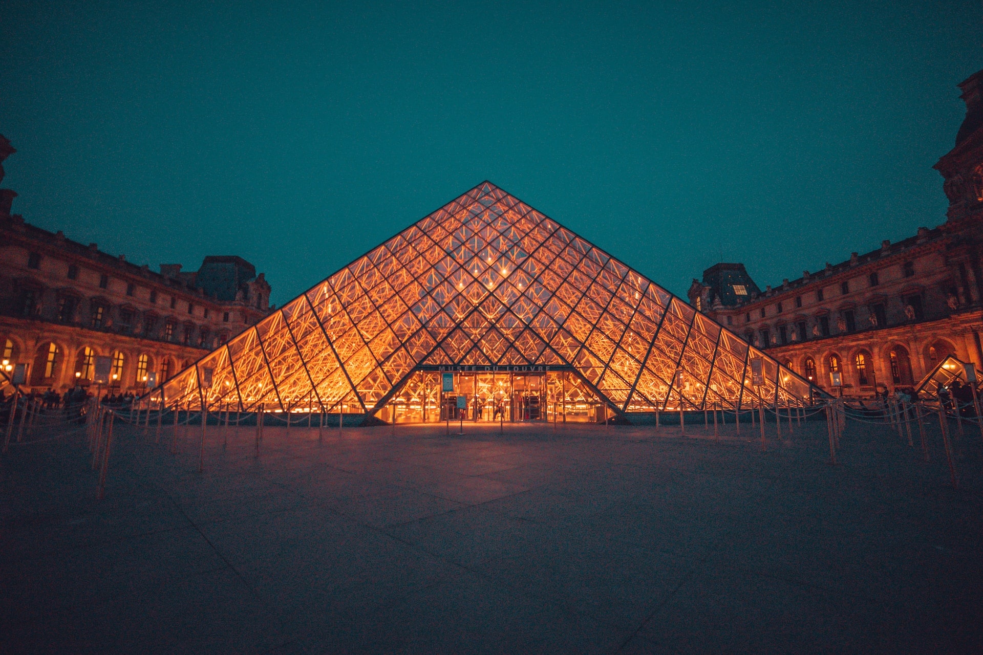 paris_02-min louvre
